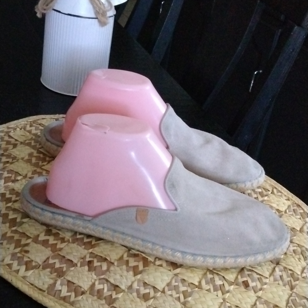 VERBENA SUEDE MULES